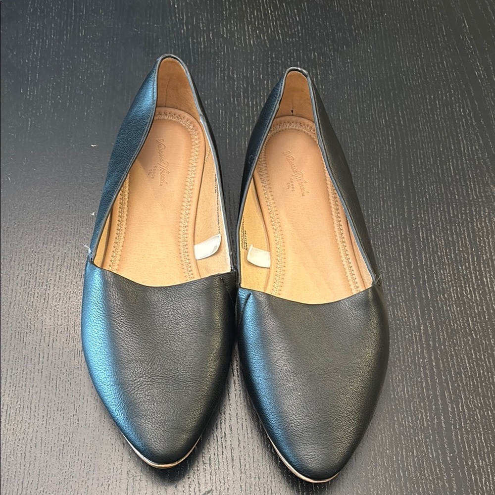 Elegant Black Leather Flats